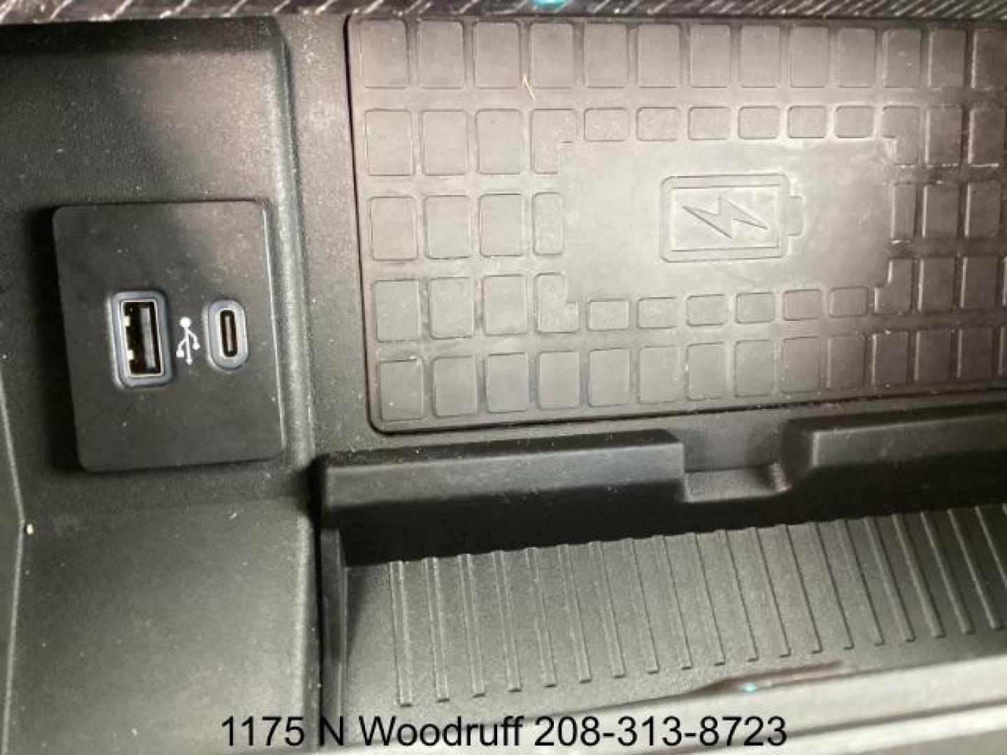 2022 Atlas Blue Metallic /Black Ford F-350 SD Platinum Crew Cab Long Box 4WD (1FT8W3BT0NE) with an 6.7L V8 OHV 16V DIESEL engine, 6-Speed Automatic transmission, located at 1235 N Woodruff Ave., Idaho Falls, 83401, (208) 523-1053, 43.507172, -112.000488 - Photo#14