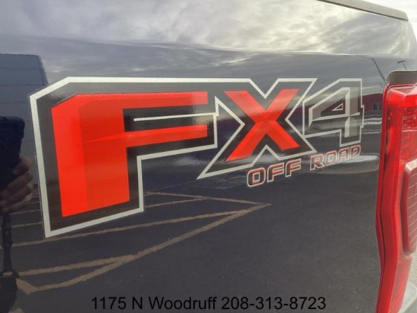 2022 Atlas Blue Metallic /Black Ford F-350 SD Platinum Crew Cab Long Box 4WD (1FT8W3BT0NE) with an 6.7L V8 OHV 16V DIESEL engine, 6-Speed Automatic transmission, located at 1235 N Woodruff Ave., Idaho Falls, 83401, (208) 523-1053, 43.507172, -112.000488 - Photo#19