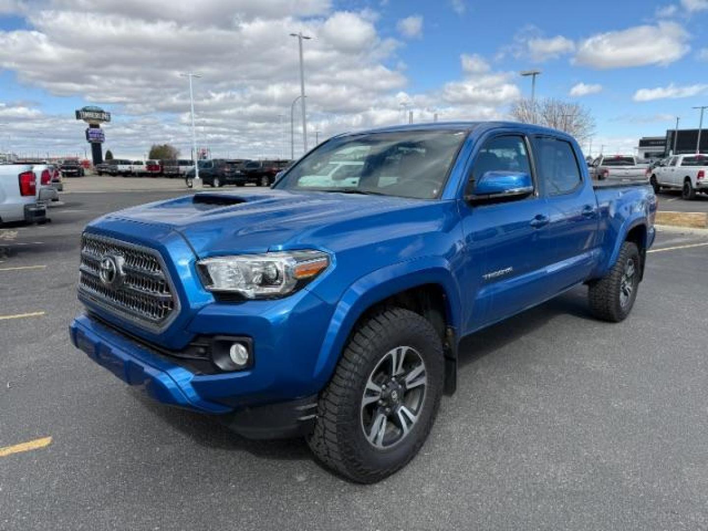 2017 BLUE /CLOTH Toyota Tacoma SR5 Double Cab Super Long Bed V6 6AT 4WD (5TFDZ5BN5HX) with an 3.5L V6 DOHC 24V engine, 6-Speed Automatic transmission, located at 1235 N Woodruff Ave., Idaho Falls, 83401, (208) 523-1053, 43.507172, -112.000488 - At Timberline Auto, finding a great deal on your next vehicle is always easy! Our experienced sales staff's goal is to help find you the right vehicle at the right price! Our knowledgeable finance department has options for almost any credit score. We offer extended service contract options to prote - Photo#0