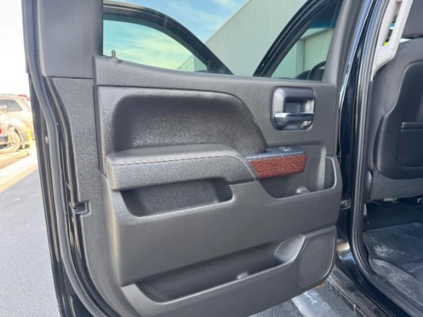 2014 BLACK /Jet Black GMC Sierra 1500 SLE Crew Cab 4WD (3GTU2UEC8EG) with an 5.3L V8 OHV 16V engine, 6-Speed Automatic transmission, located at 1235 N Woodruff Ave., Idaho Falls, 83401, (208) 523-1053, 43.507172, -112.000488 - Photo#17
