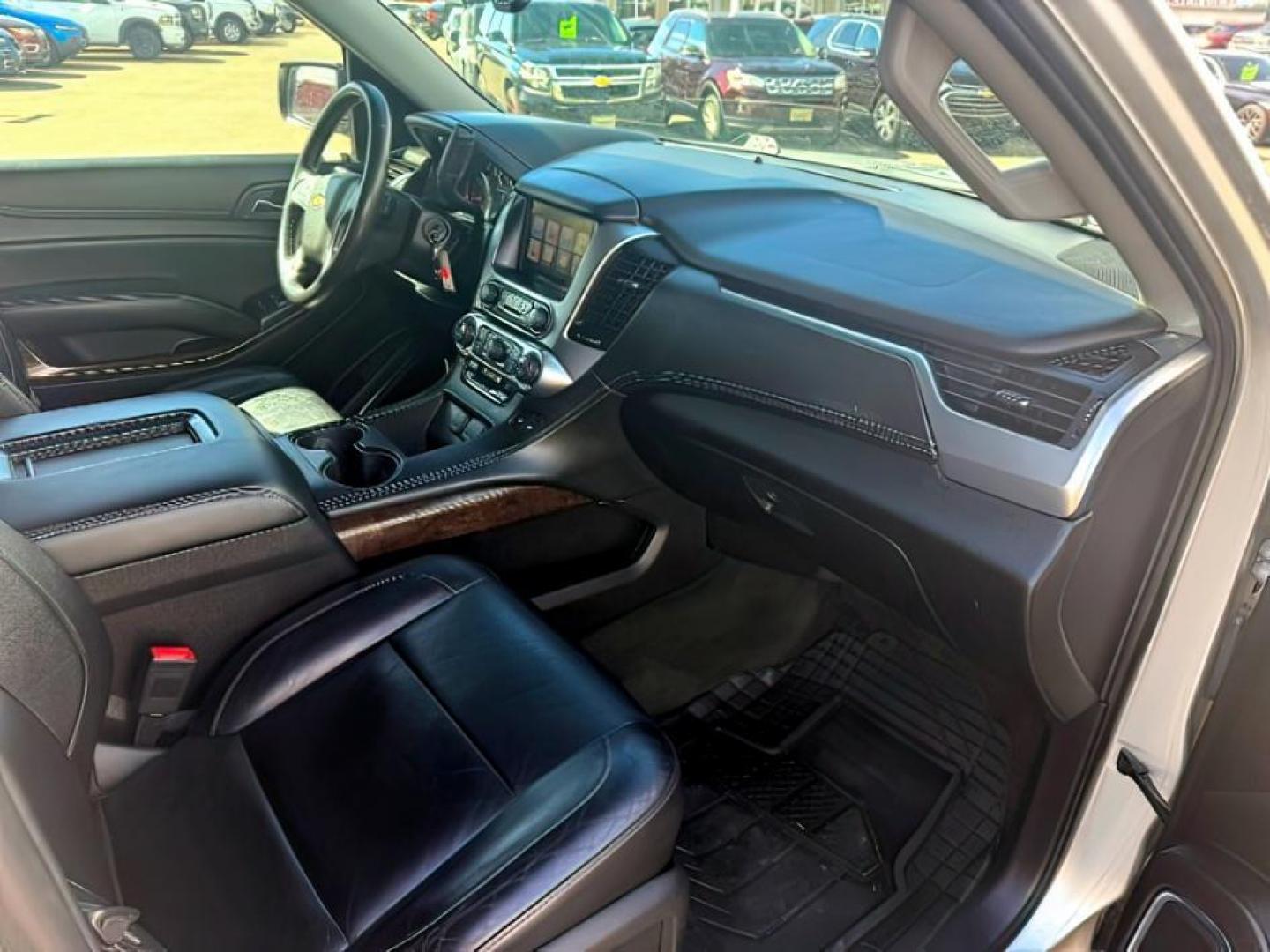 2015 SILVER /LEATHER Chevrolet Tahoe LT 4WD (1GNSKBKCXFR) with an 5.3L V8 OHV 16V engine, 6-Speed Automatic transmission, located at 1235 N Woodruff Ave., Idaho Falls, 83401, (208) 523-1053, 43.507172, -112.000488 - Photo#13