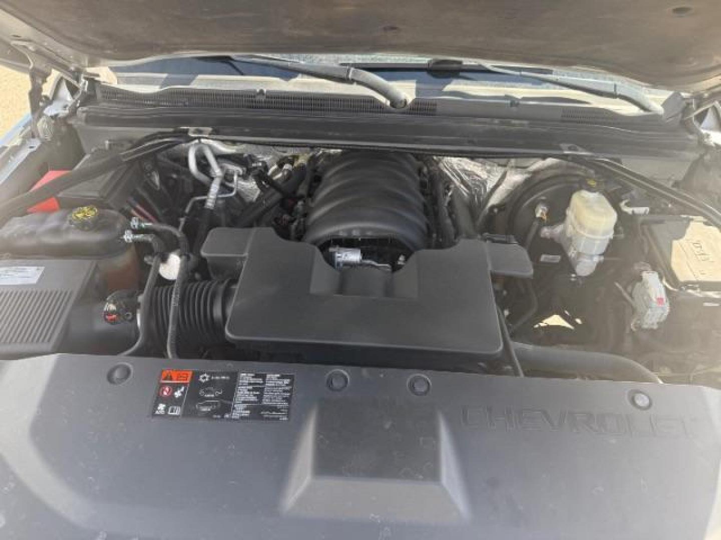 2015 SILVER /LEATHER Chevrolet Tahoe LT 4WD (1GNSKBKCXFR) with an 5.3L V8 OHV 16V engine, 6-Speed Automatic transmission, located at 1235 N Woodruff Ave., Idaho Falls, 83401, (208) 523-1053, 43.507172, -112.000488 - Photo#8