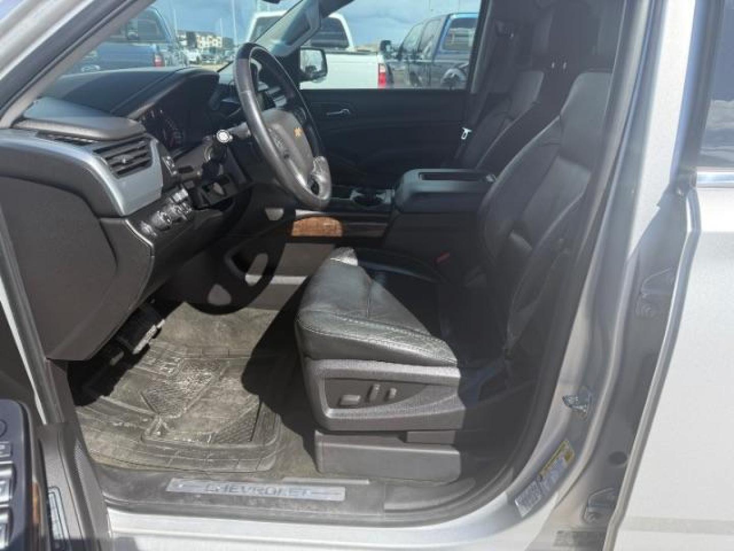 2015 SILVER /LEATHER Chevrolet Tahoe LT 4WD (1GNSKBKCXFR) with an 5.3L V8 OHV 16V engine, 6-Speed Automatic transmission, located at 1235 N Woodruff Ave., Idaho Falls, 83401, (208) 523-1053, 43.507172, -112.000488 - Photo#10