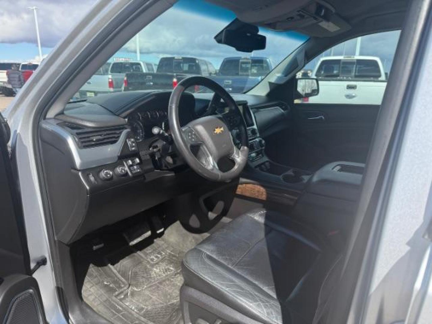 2015 SILVER /LEATHER Chevrolet Tahoe LT 4WD (1GNSKBKCXFR) with an 5.3L V8 OHV 16V engine, 6-Speed Automatic transmission, located at 1235 N Woodruff Ave., Idaho Falls, 83401, (208) 523-1053, 43.507172, -112.000488 - Photo#11