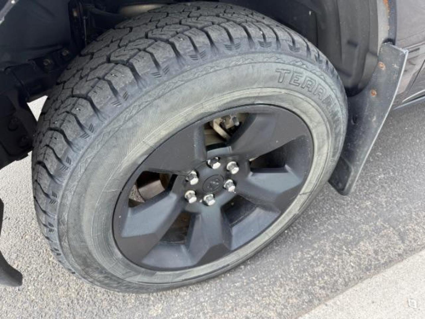 2019 BLACK /Black/Red, vinyl/cloth RAM 1500 Rebel Crew Cab SB 4WD (1C6SRFLT0KN) with an 5.7L V8 OHV 16V engine, 8-Speed Automatic transmission, located at 1235 N Woodruff Ave., Idaho Falls, 83401, (208) 523-1053, 43.507172, -112.000488 - Photo#8