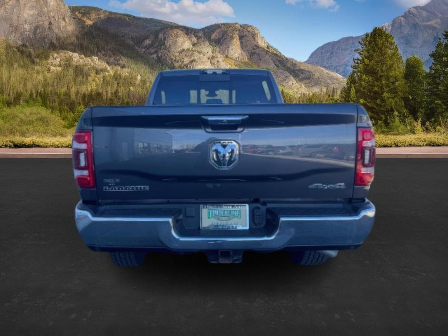 2022 GRAY /Black RAM 2500 Laramie Crew Cab SWB 4WD (3C6UR5FJ2NG) with an 6.4L V8 engine, 6-Speed Automatic transmission, located at 1235 N Woodruff Ave., Idaho Falls, 83401, (208) 523-1053, 43.507172, -112.000488 - At Timberline Auto, finding a great deal on your next vehicle is always easy! Our experienced sales staff's goal is to help find you the right vehicle at the right price! Our knowledgeable finance department has options for almost any credit score. We offer extended service contract options to prote - Photo#5
