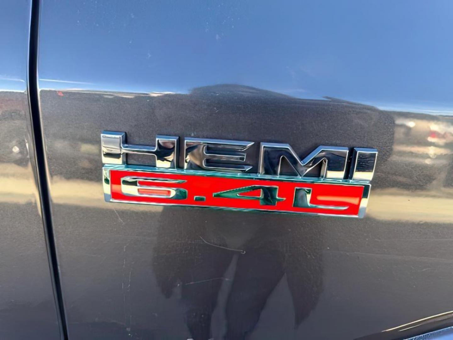 2022 GRAY /Black RAM 2500 Laramie Crew Cab SWB 4WD (3C6UR5FJ2NG) with an 6.4L V8 engine, 6-Speed Automatic transmission, located at 1235 N Woodruff Ave., Idaho Falls, 83401, (208) 523-1053, 43.507172, -112.000488 - At Timberline Auto, finding a great deal on your next vehicle is always easy! Our experienced sales staff's goal is to help find you the right vehicle at the right price! Our knowledgeable finance department has options for almost any credit score. We offer extended service contract options to prote - Photo#9