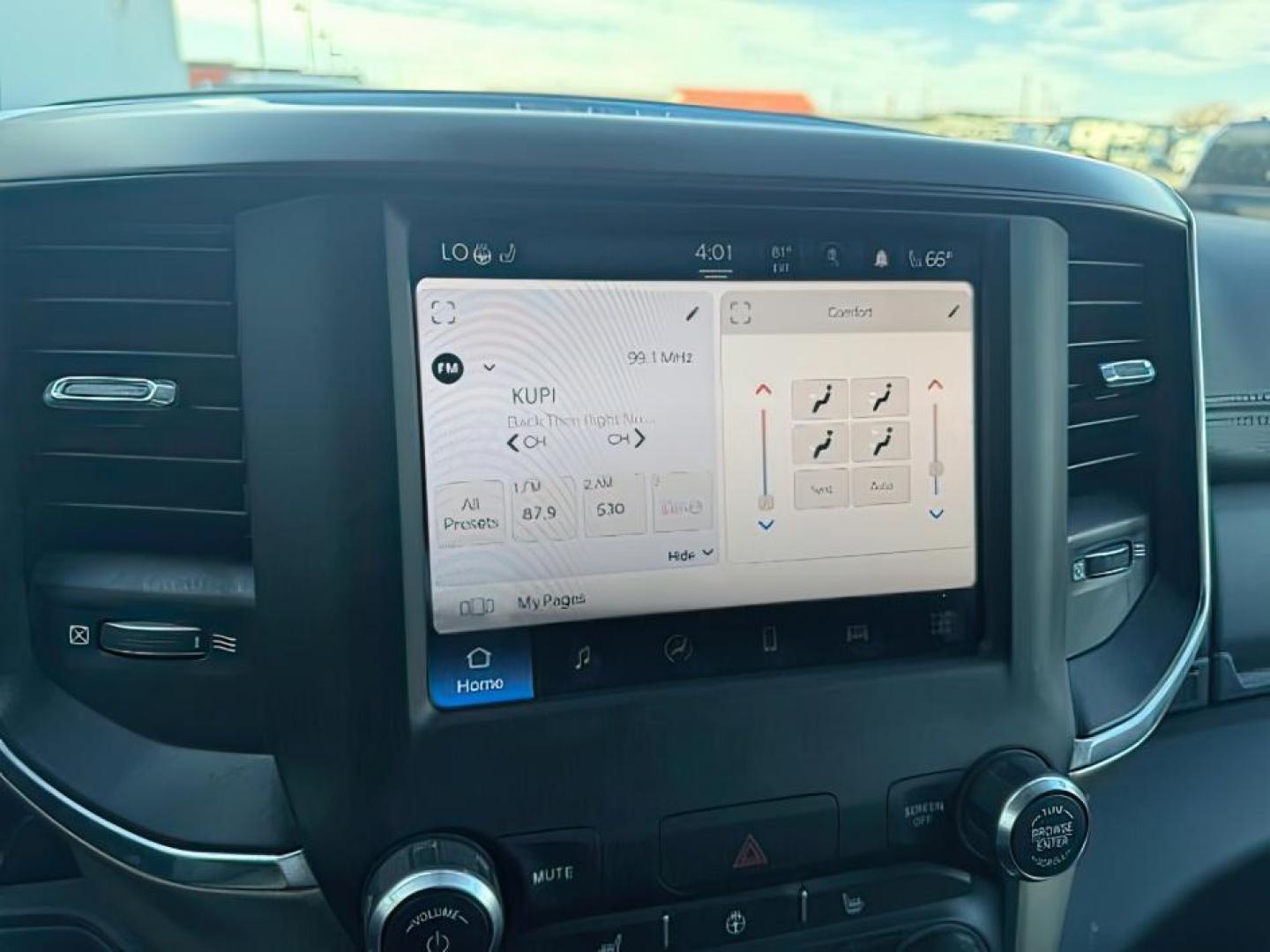 2022 GRAY /Black RAM 2500 Laramie Crew Cab SWB 4WD (3C6UR5FJ2NG) with an 6.4L V8 engine, 6-Speed Automatic transmission, located at 1235 N Woodruff Ave., Idaho Falls, 83401, (208) 523-1053, 43.507172, -112.000488 - At Timberline Auto, finding a great deal on your next vehicle is always easy! Our experienced sales staff's goal is to help find you the right vehicle at the right price! Our knowledgeable finance department has options for almost any credit score. We offer extended service contract options to prote - Photo#14