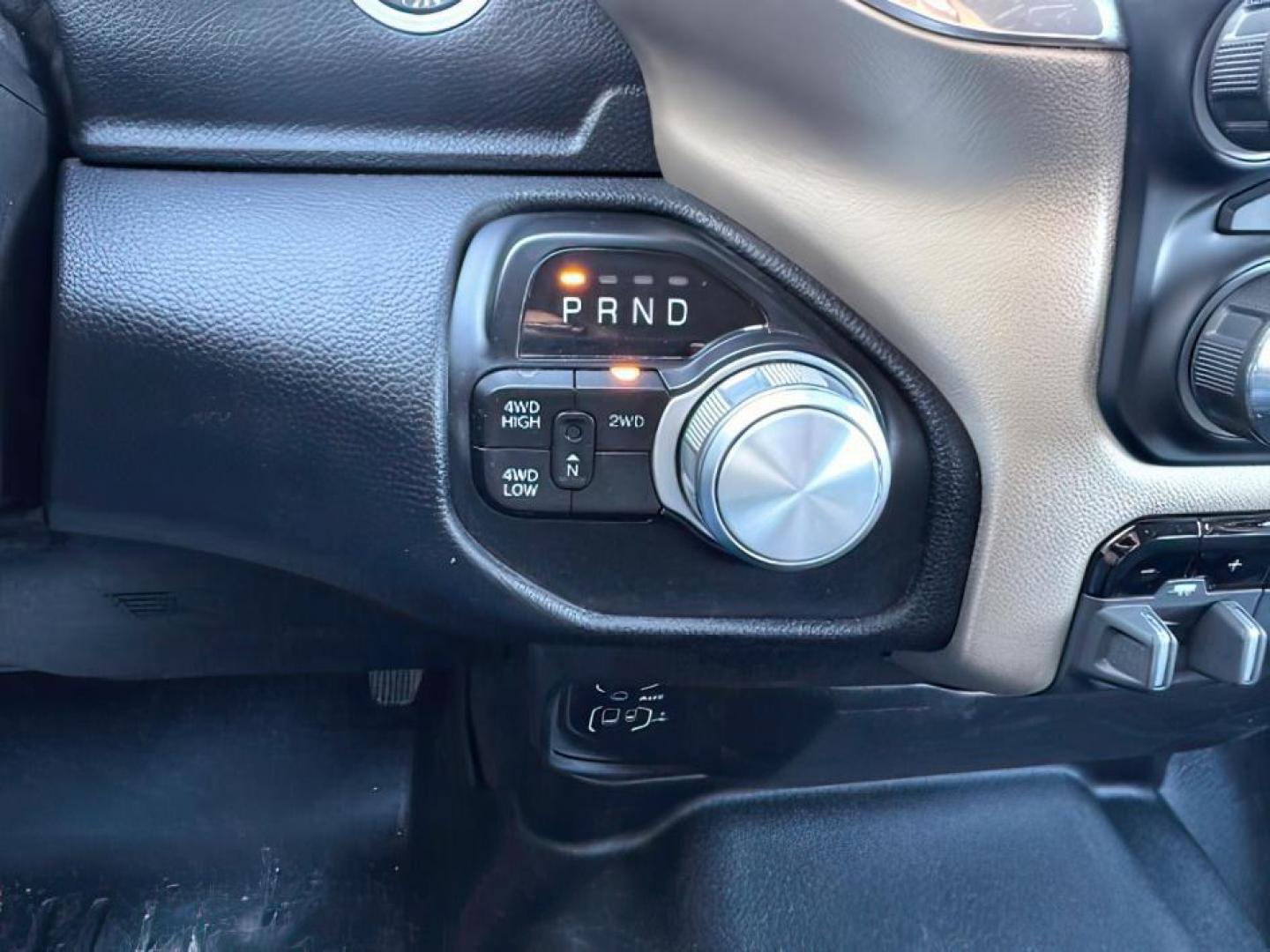 2022 GRAY /Black RAM 2500 Laramie Crew Cab SWB 4WD (3C6UR5FJ2NG) with an 6.4L V8 engine, 6-Speed Automatic transmission, located at 1235 N Woodruff Ave., Idaho Falls, 83401, (208) 523-1053, 43.507172, -112.000488 - At Timberline Auto, finding a great deal on your next vehicle is always easy! Our experienced sales staff's goal is to help find you the right vehicle at the right price! Our knowledgeable finance department has options for almost any credit score. We offer extended service contract options to prote - Photo#16
