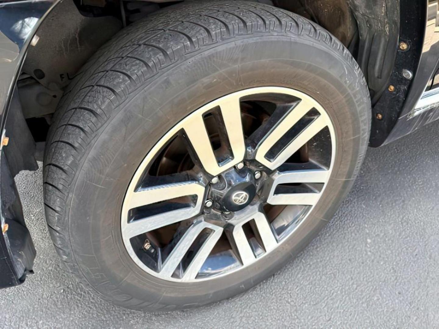 2018 Midnight Black Metallic /LEATHER Toyota 4Runner Limited 4WD V6 (JTEBU5JR3J5) with an 4.0L V6 DOHC 24V engine, AUTOMATIC transmission, located at 1235 N Woodruff Ave., Idaho Falls, 83401, (208) 523-1053, 43.507172, -112.000488 - Photo#5