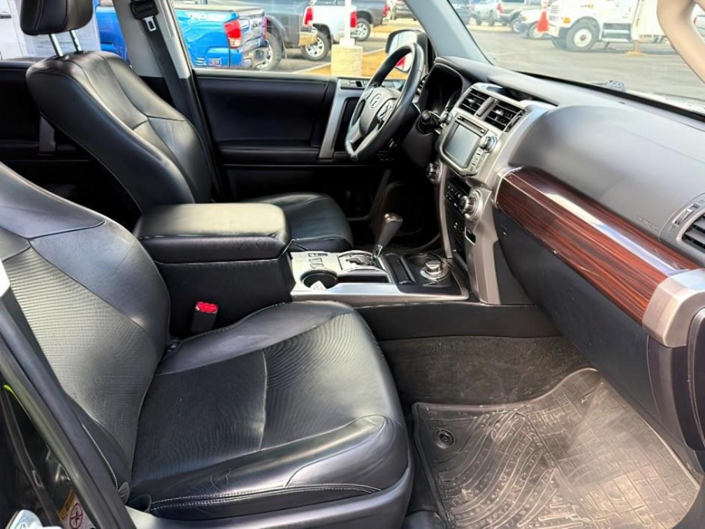 2018 Midnight Black Metallic /LEATHER Toyota 4Runner Limited 4WD V6 (JTEBU5JR3J5) with an 4.0L V6 DOHC 24V engine, AUTOMATIC transmission, located at 1235 N Woodruff Ave., Idaho Falls, 83401, (208) 523-1053, 43.507172, -112.000488 - Photo#10
