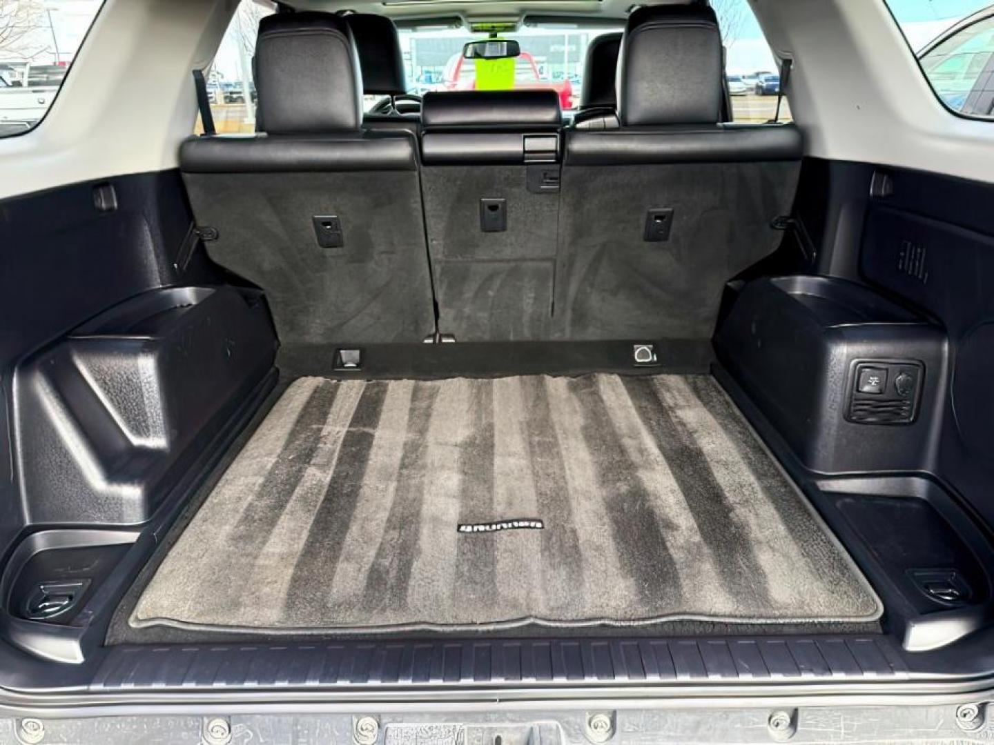 2018 Midnight Black Metallic /LEATHER Toyota 4Runner Limited 4WD V6 (JTEBU5JR3J5) with an 4.0L V6 DOHC 24V engine, AUTOMATIC transmission, located at 1235 N Woodruff Ave., Idaho Falls, 83401, (208) 523-1053, 43.507172, -112.000488 - Photo#21