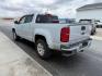 2020 Silver Ice Metallic /Jet Black, cloth Chevrolet Colorado LT Crew Cab 4WD Short Box (1GCGTCEN5L1) with an 3.6L V6 DOHC 24V GAS engine, 6-Speed Automatic transmission, located at 1235 N Woodruff Ave., Idaho Falls, 83401, (208) 523-1053, 43.507172, -112.000488 - At Timberline Auto, finding a great deal on your next vehicle is always easy! Our experienced sales staff's goal is to help find you the right vehicle at the right price! Our knowledgeable finance department has options for almost any credit score. We offer extended service contract options to prote - Photo#1