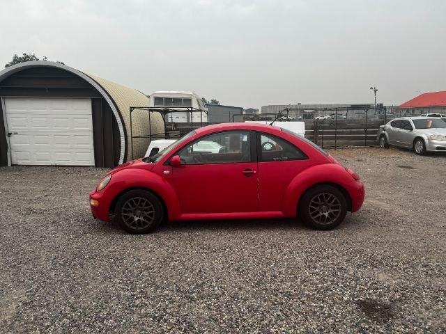 2002 Red /Black Volkswagen New Beetle GL (3VWBK21C32M) with an 2L I-4 regular unleaded engine, located at 1235 N Woodruff Ave., Idaho Falls, 83401, (208) 523-1053, 43.507172, -112.000488 - At Timberline Auto, finding a great deal on your next vehicle is always easy! Our experienced sales staff goal is to help find you the right vehicle at the right price! Our knowledgeable finance department has options for almost any credit score. We offer extended service contract options to prot- Photo#1