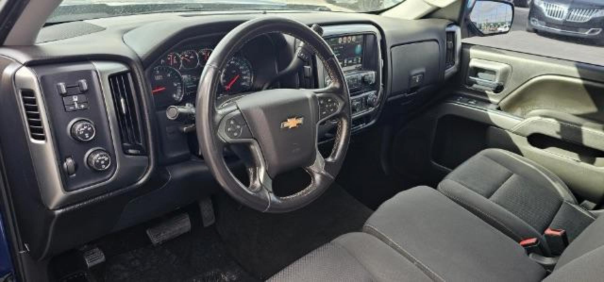 2016 BLUE CHEVROLET 1500 LT Crew Cab 4WD (3GCUKREC5GG) with an V8 5.3L engine, AUTOMATIC transmission, located at 1235 N Woodruff Ave., Idaho Falls, 83401, (208) 523-1053, 43.507172, -112.000488 - At Timberline Auto, finding a great deal on your next vehicle is always easy! Our experienced sales staff's goal is to help find you the right vehicle at the right price! Our knowledgeable finance department has options for almost any credit score. We offer extended service contract options to prote - Photo#12