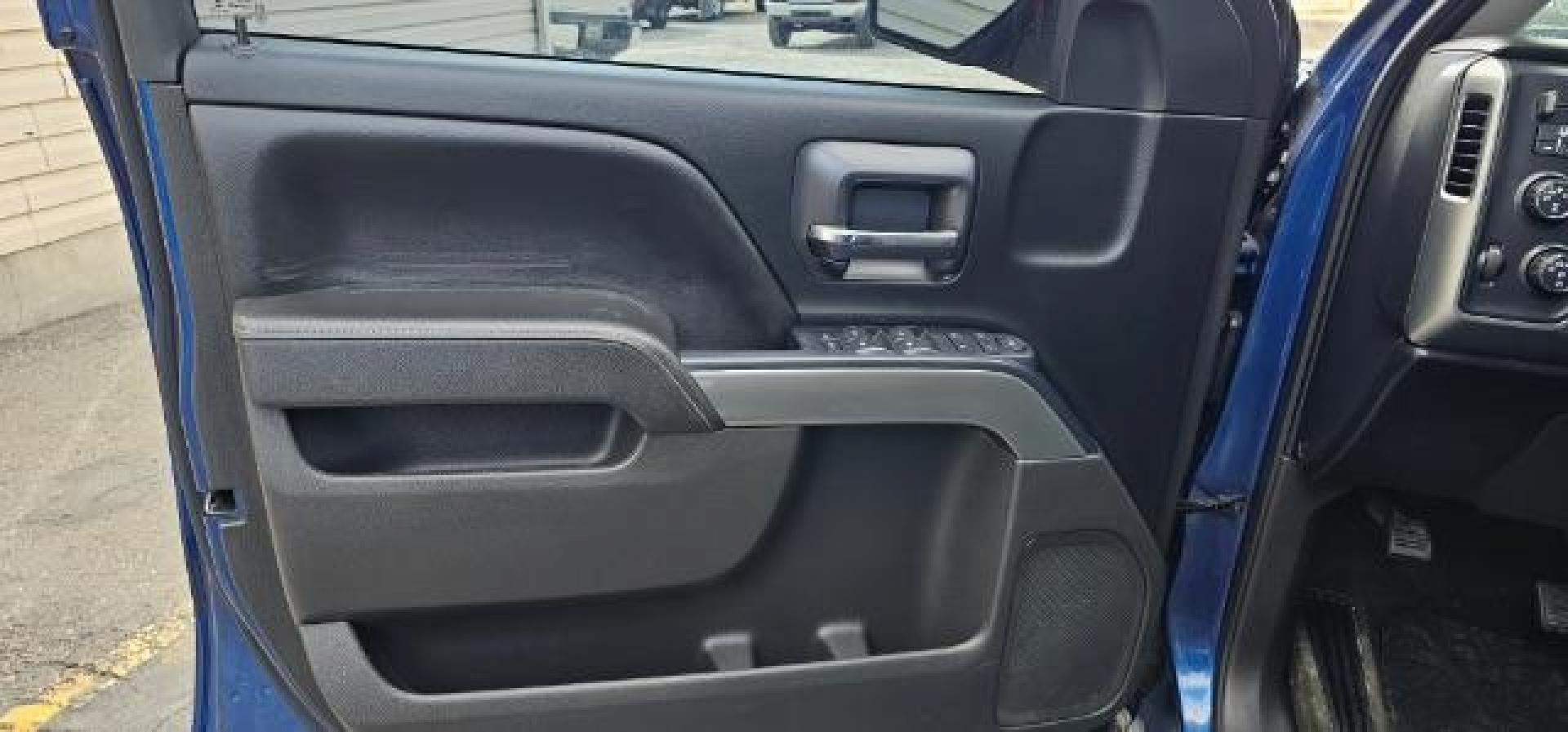 2016 BLUE CHEVROLET 1500 LT Crew Cab 4WD (3GCUKREC5GG) with an V8 5.3L engine, AUTOMATIC transmission, located at 1235 N Woodruff Ave., Idaho Falls, 83401, (208) 523-1053, 43.507172, -112.000488 - At Timberline Auto, finding a great deal on your next vehicle is always easy! Our experienced sales staff's goal is to help find you the right vehicle at the right price! Our knowledgeable finance department has options for almost any credit score. We offer extended service contract options to prote - Photo#17