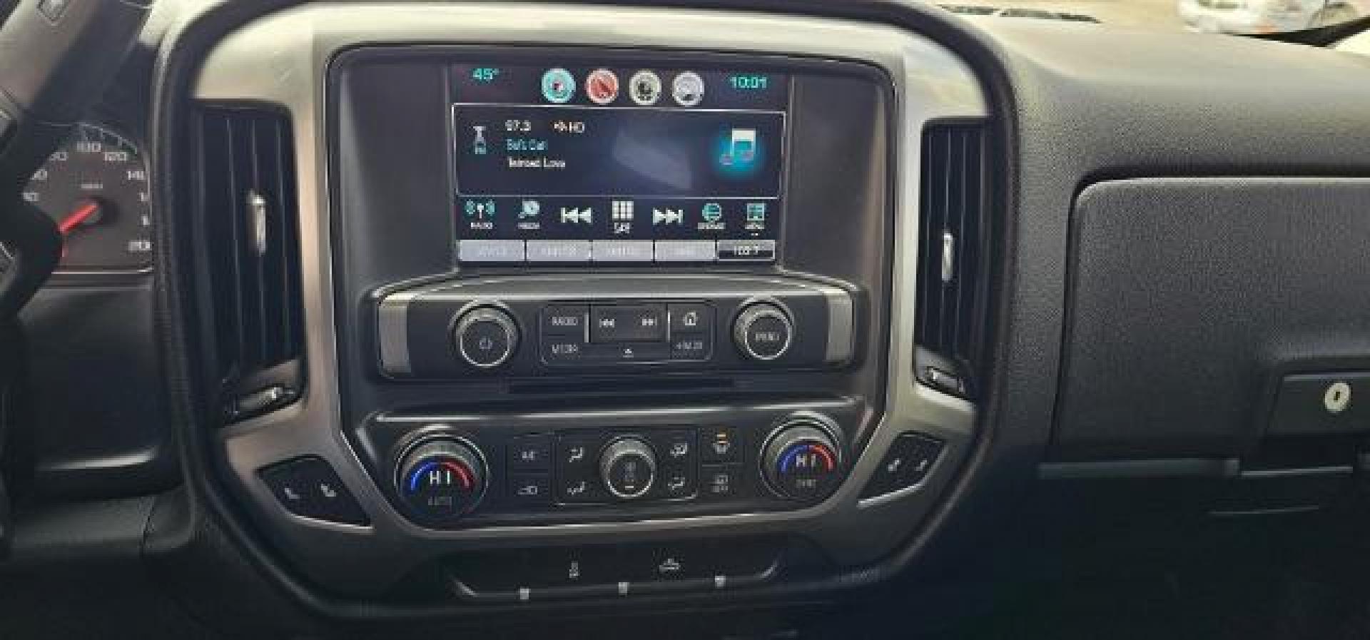 2016 BLUE CHEVROLET 1500 LT Crew Cab 4WD (3GCUKREC5GG) with an V8 5.3L engine, AUTOMATIC transmission, located at 1235 N Woodruff Ave., Idaho Falls, 83401, (208) 523-1053, 43.507172, -112.000488 - At Timberline Auto, finding a great deal on your next vehicle is always easy! Our experienced sales staff's goal is to help find you the right vehicle at the right price! Our knowledgeable finance department has options for almost any credit score. We offer extended service contract options to prote - Photo#18