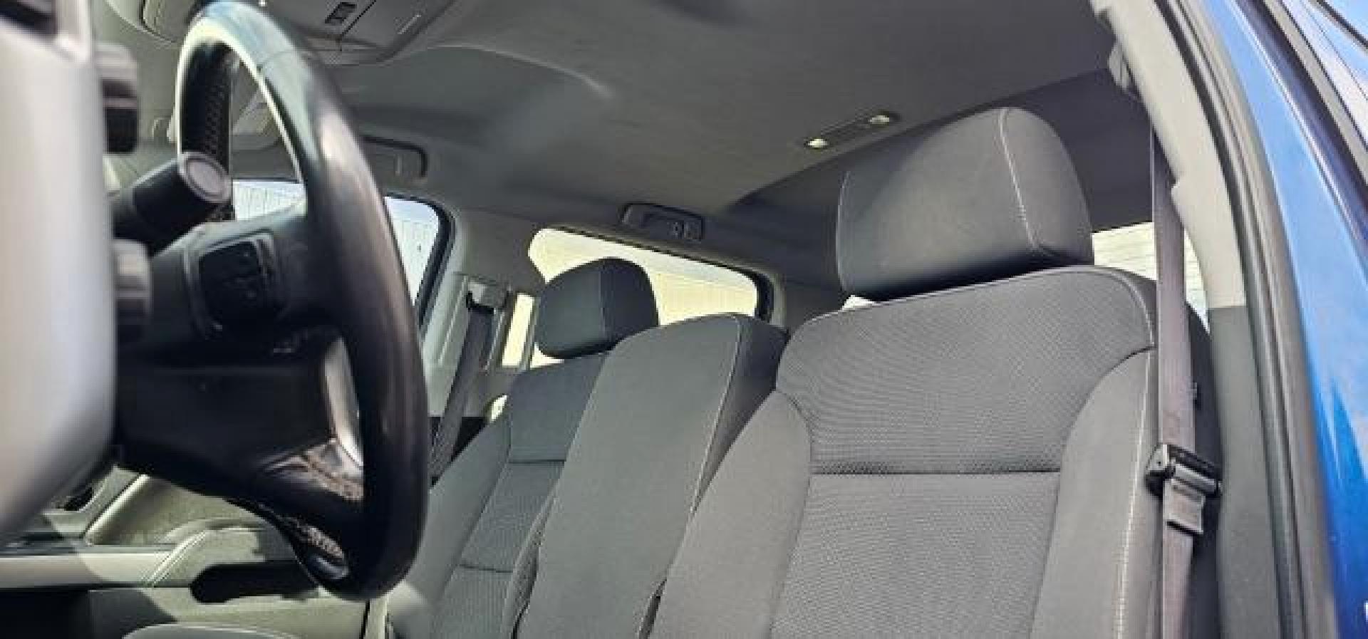 2016 BLUE CHEVROLET 1500 LT Crew Cab 4WD (3GCUKREC5GG) with an V8 5.3L engine, AUTOMATIC transmission, located at 1235 N Woodruff Ave., Idaho Falls, 83401, (208) 523-1053, 43.507172, -112.000488 - Photo#11