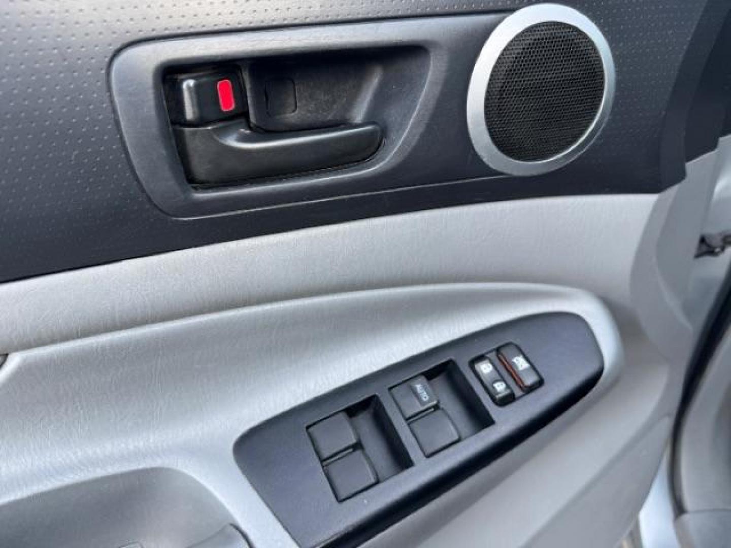 2014 SILVER /CLOTH TOYOTA TACOMA BASE (3TMLU4EN4EM) with an 3.5 engine, AUTOMATIC transmission, located at 1235 N Woodruff Ave., Idaho Falls, 83401, (208) 523-1053, 43.507172, -112.000488 - Photo#14