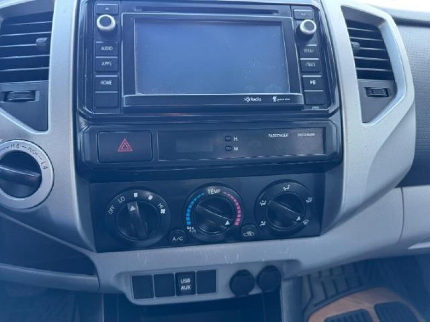 2014 SILVER /CLOTH TOYOTA TACOMA BASE (3TMLU4EN4EM) with an 3.5 engine, AUTOMATIC transmission, located at 1235 N Woodruff Ave., Idaho Falls, 83401, (208) 523-1053, 43.507172, -112.000488 - Photo#17