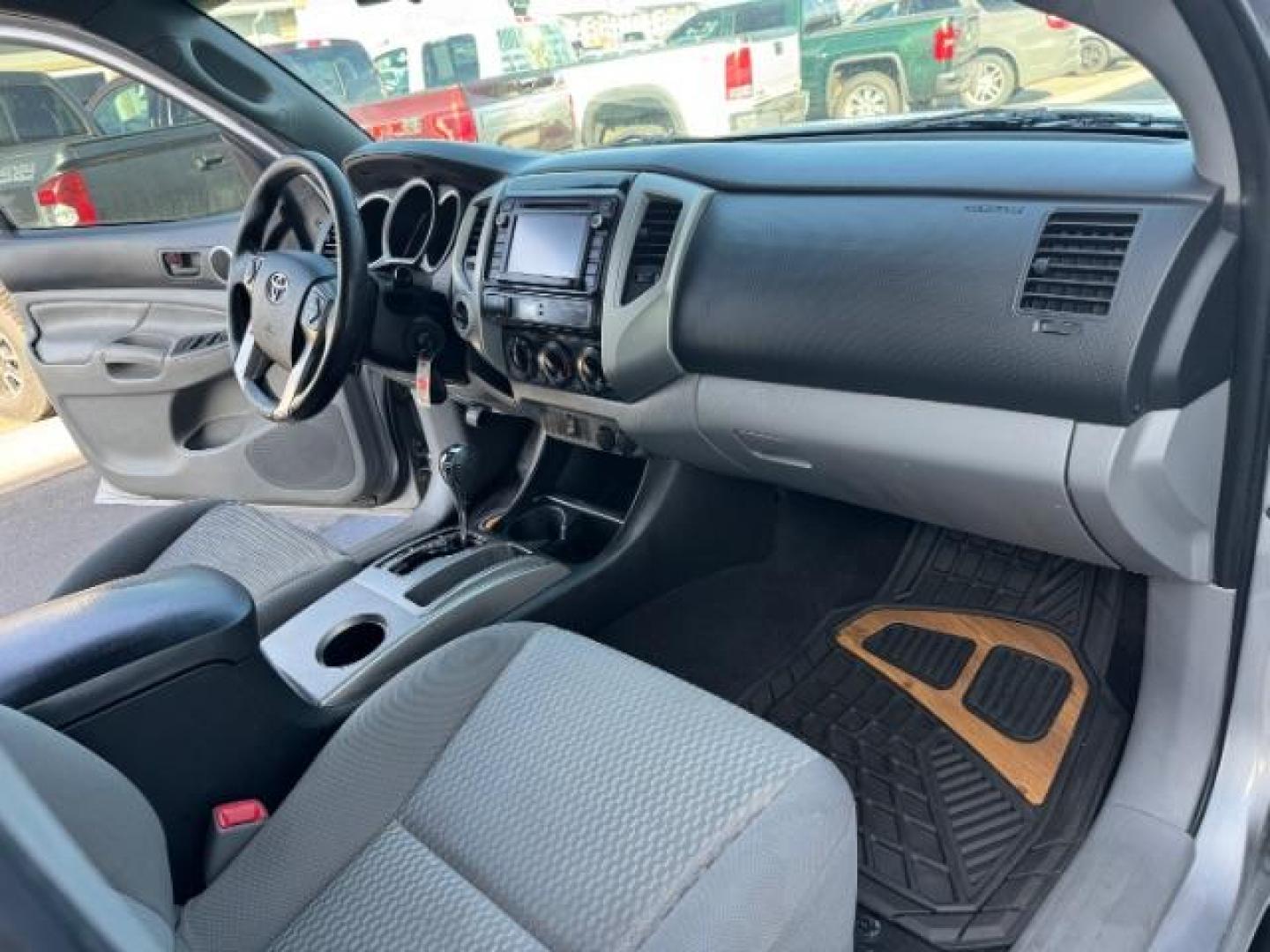 2014 SILVER /CLOTH TOYOTA TACOMA BASE (3TMLU4EN4EM) with an 3.5 engine, AUTOMATIC transmission, located at 1235 N Woodruff Ave., Idaho Falls, 83401, (208) 523-1053, 43.507172, -112.000488 - Photo#22