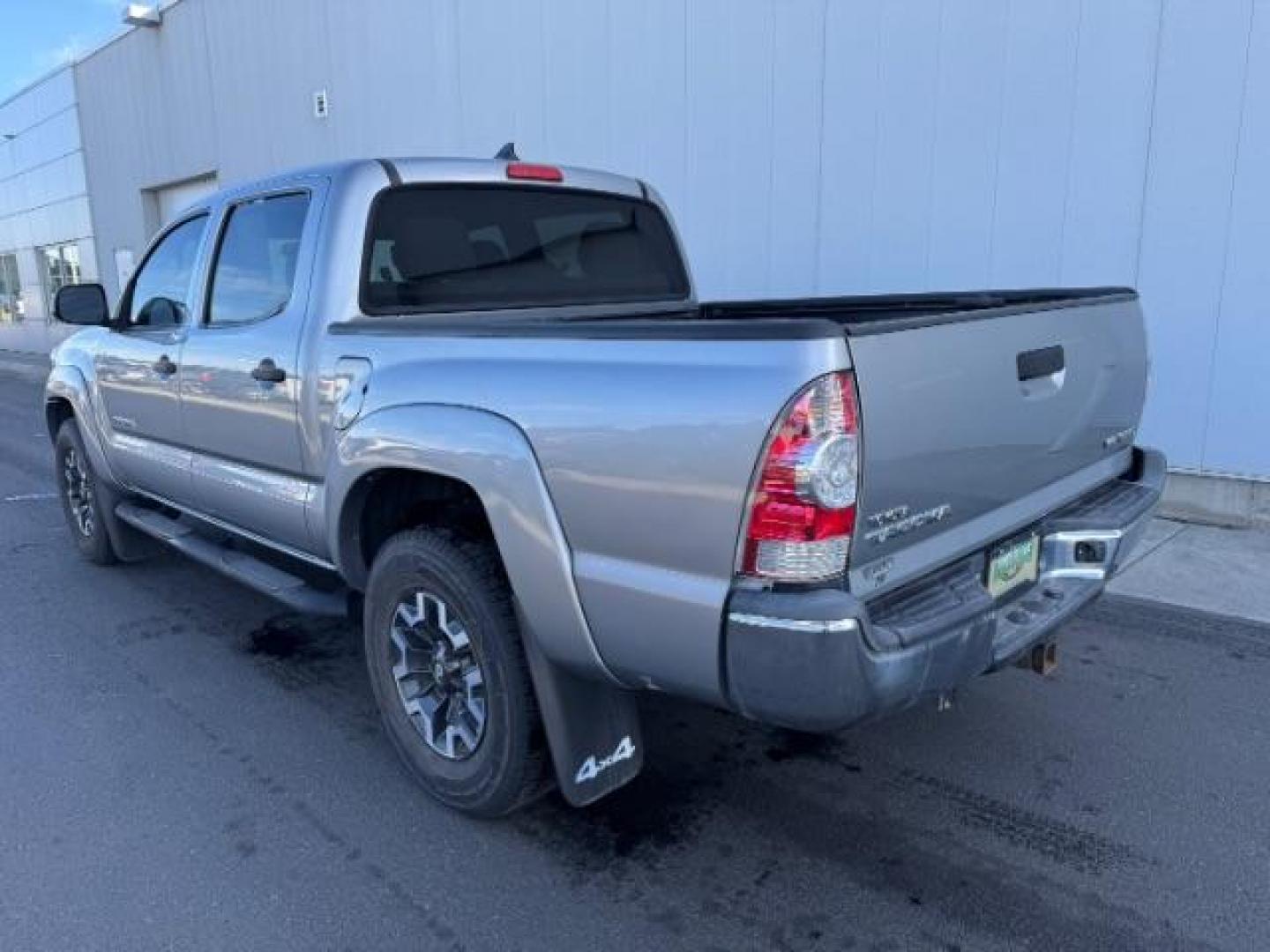 2014 SILVER /CLOTH TOYOTA TACOMA BASE (3TMLU4EN4EM) with an 3.5 engine, AUTOMATIC transmission, located at 1235 N Woodruff Ave., Idaho Falls, 83401, (208) 523-1053, 43.507172, -112.000488 - Photo#2