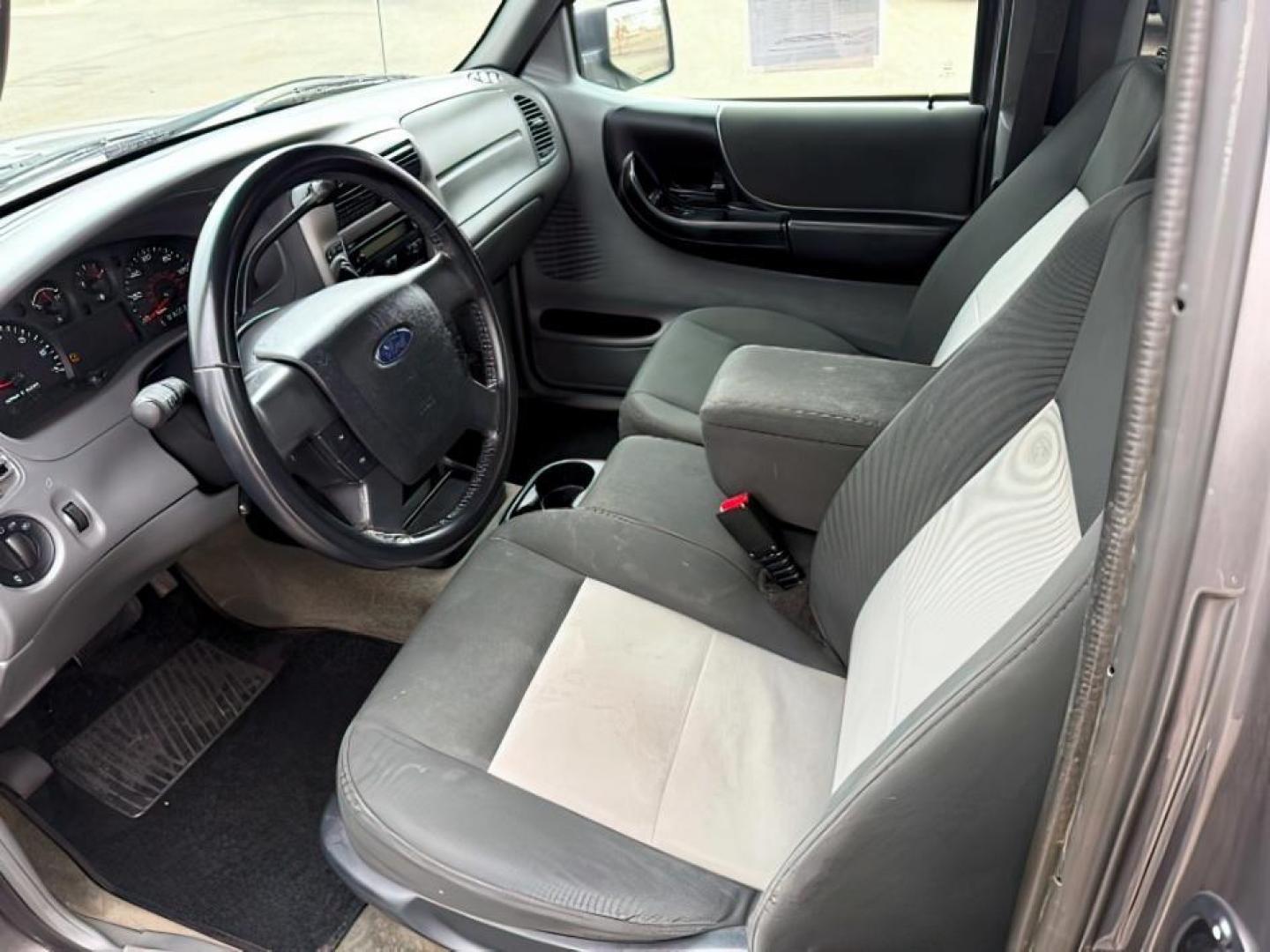 2011 GRAY /CLOTH FORD RANGER XLT (1FTLR4FE5BP) with an 4.0 engine, AUTO transmission, located at 1235 N Woodruff Ave., Idaho Falls, 83401, (208) 523-1053, 43.507172, -112.000488 - Photo#13