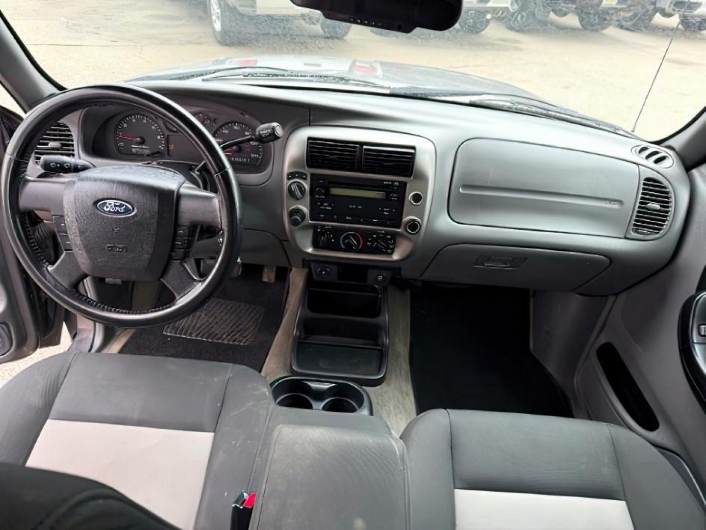 2011 GRAY /CLOTH FORD RANGER XLT (1FTLR4FE5BP) with an 4.0 engine, AUTO transmission, located at 1235 N Woodruff Ave., Idaho Falls, 83401, (208) 523-1053, 43.507172, -112.000488 - Photo#16