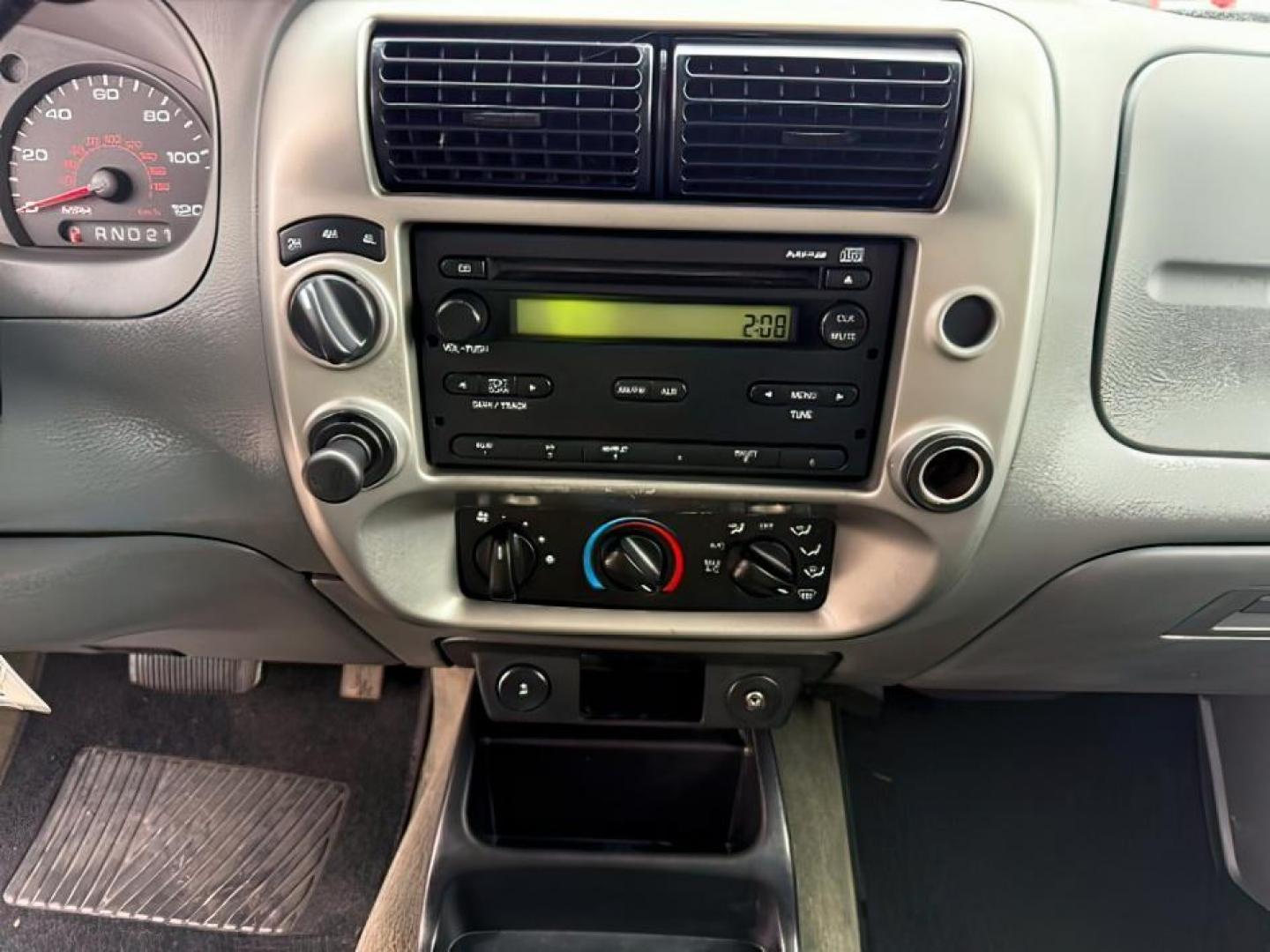 2011 GRAY /CLOTH FORD RANGER XLT (1FTLR4FE5BP) with an 4.0 engine, AUTO transmission, located at 1235 N Woodruff Ave., Idaho Falls, 83401, (208) 523-1053, 43.507172, -112.000488 - Photo#17
