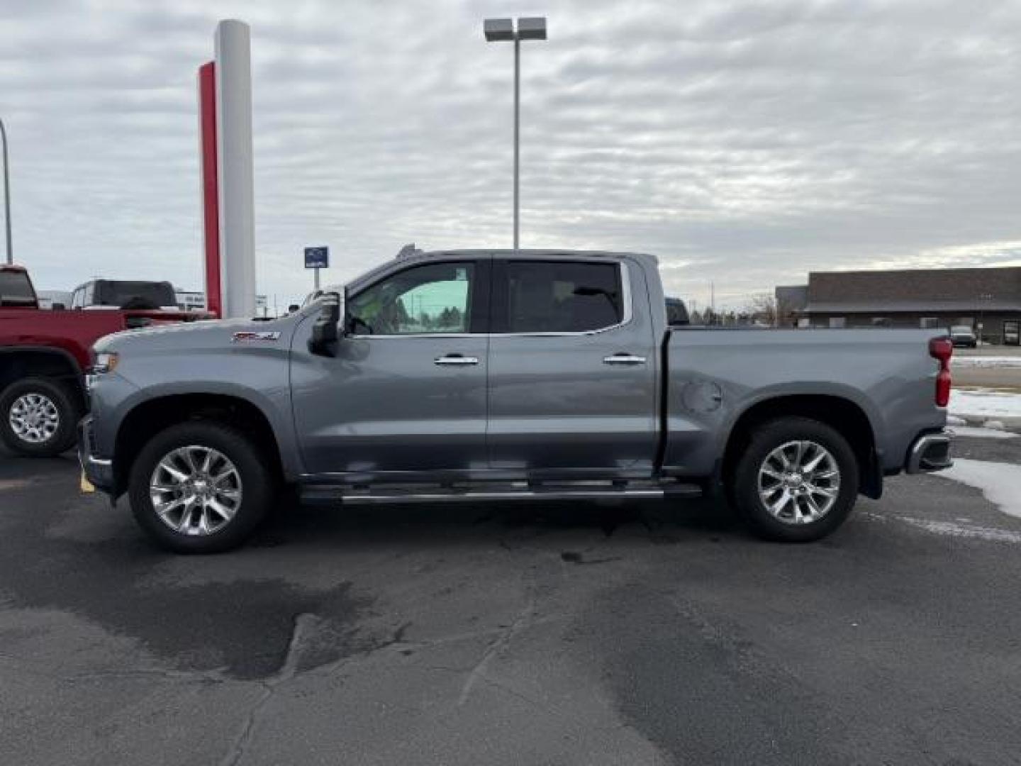 2021 Silver Ice Metallic /Jet Black, leather Chevrolet Silverado 1500 LTZ Crew Cab 4WD (1GCUYGED3MZ) with an 5.3L V8 OHV 16V engine, 6-Speed Automatic transmission, located at 1235 N Woodruff Ave., Idaho Falls, 83401, (208) 523-1053, 43.507172, -112.000488 - Photo#1