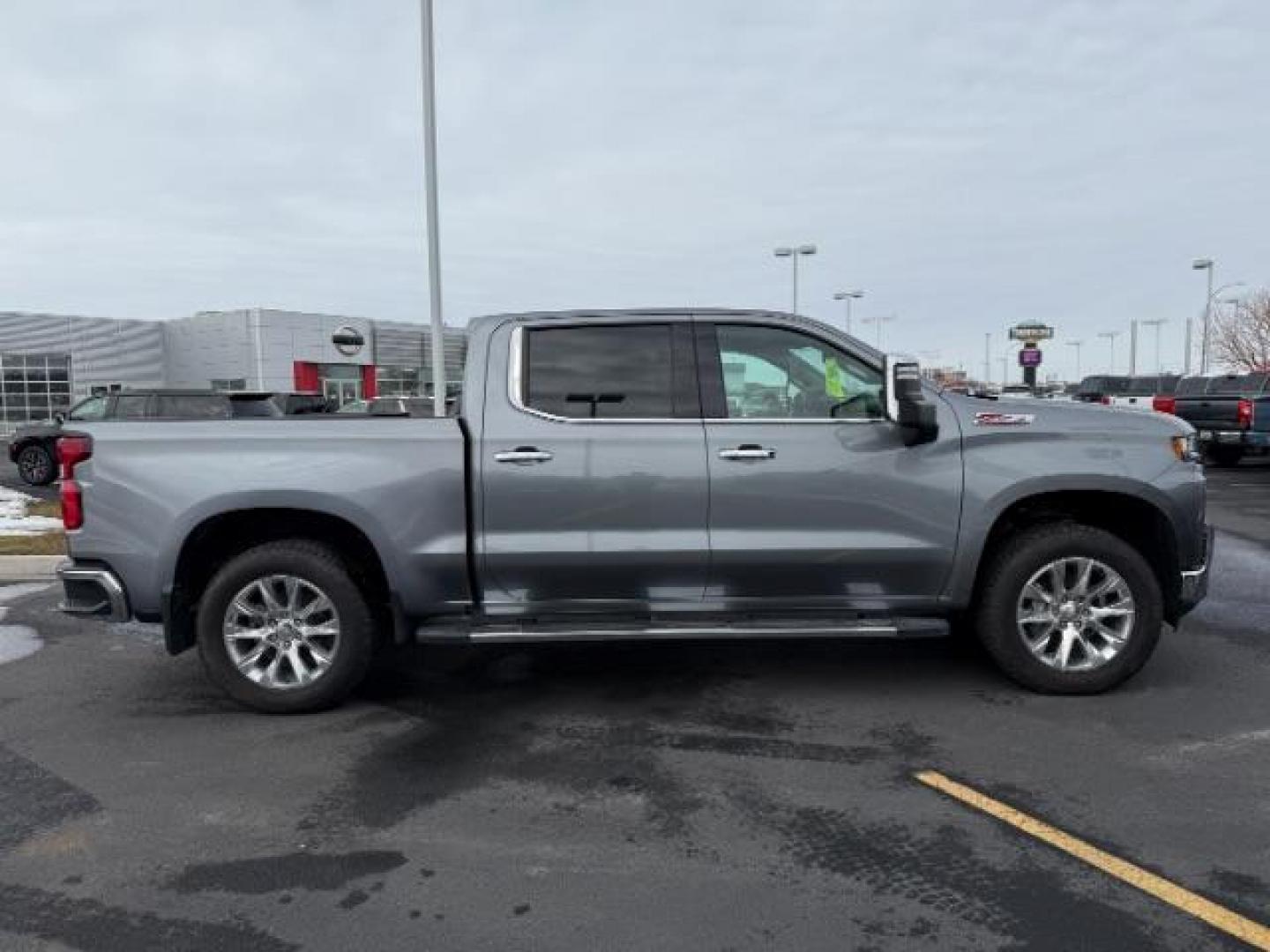 2021 Silver Ice Metallic /Jet Black, leather Chevrolet Silverado 1500 LTZ Crew Cab 4WD (1GCUYGED3MZ) with an 5.3L V8 OHV 16V engine, 6-Speed Automatic transmission, located at 1235 N Woodruff Ave., Idaho Falls, 83401, (208) 523-1053, 43.507172, -112.000488 - Photo#5
