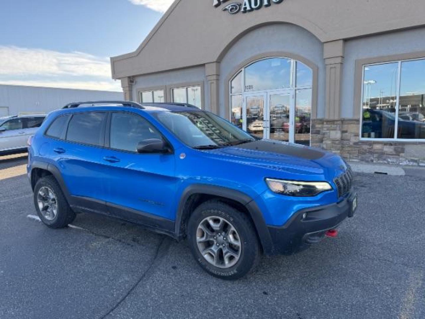 2019 BLUE /Black, vinyl/cloth Jeep Cherokee Trailhawk 4WD (1C4PJMBXXKD) with an 3.2L V6 DOHC 24V engine, 9-Speed Automatic transmission, located at 1235 N Woodruff Ave., Idaho Falls, 83401, (208) 523-1053, 43.507172, -112.000488 - Photo#6