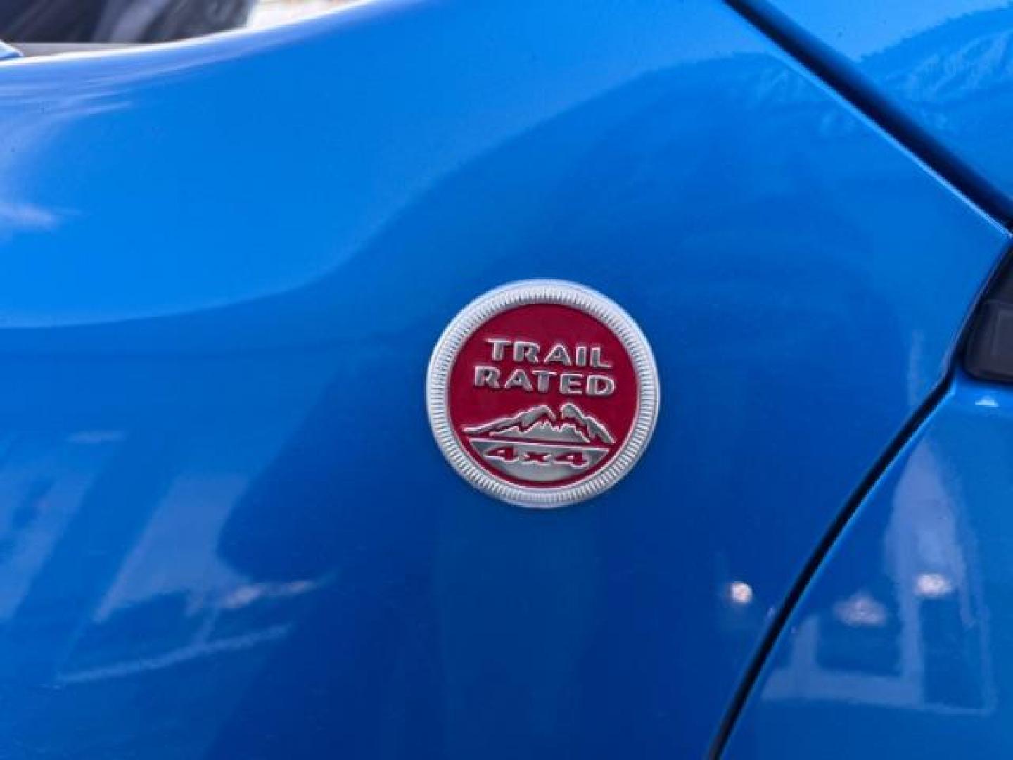 2019 BLUE /Black, vinyl/cloth Jeep Cherokee Trailhawk 4WD (1C4PJMBXXKD) with an 3.2L V6 DOHC 24V engine, 9-Speed Automatic transmission, located at 1235 N Woodruff Ave., Idaho Falls, 83401, (208) 523-1053, 43.507172, -112.000488 - Photo#9