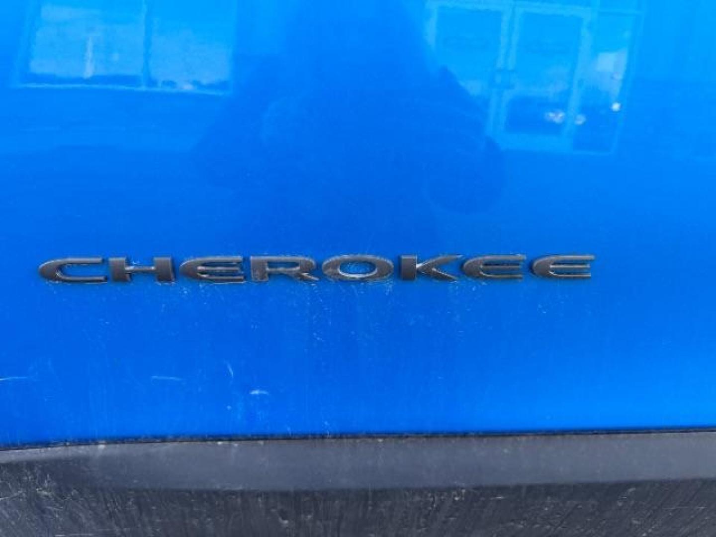 2019 BLUE /Black, vinyl/cloth Jeep Cherokee Trailhawk 4WD (1C4PJMBXXKD) with an 3.2L V6 DOHC 24V engine, 9-Speed Automatic transmission, located at 1235 N Woodruff Ave., Idaho Falls, 83401, (208) 523-1053, 43.507172, -112.000488 - Photo#10
