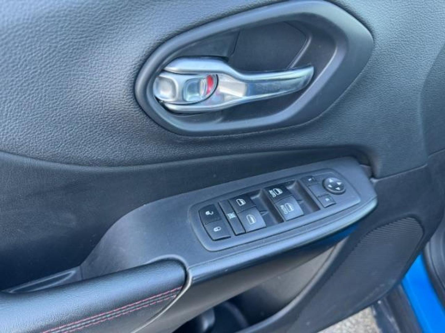 2019 BLUE /Black, vinyl/cloth Jeep Cherokee Trailhawk 4WD (1C4PJMBXXKD) with an 3.2L V6 DOHC 24V engine, 9-Speed Automatic transmission, located at 1235 N Woodruff Ave., Idaho Falls, 83401, (208) 523-1053, 43.507172, -112.000488 - Photo#12