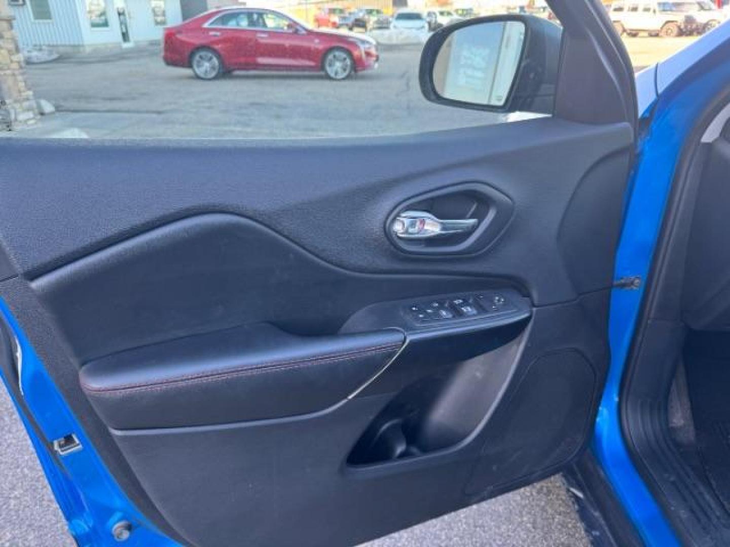 2019 BLUE /Black, vinyl/cloth Jeep Cherokee Trailhawk 4WD (1C4PJMBXXKD) with an 3.2L V6 DOHC 24V engine, 9-Speed Automatic transmission, located at 1235 N Woodruff Ave., Idaho Falls, 83401, (208) 523-1053, 43.507172, -112.000488 - Photo#13