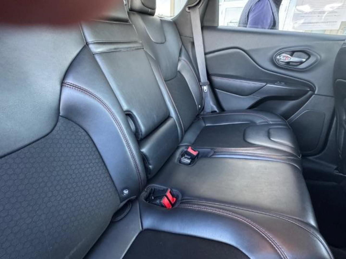 2019 BLUE /Black, vinyl/cloth Jeep Cherokee Trailhawk 4WD (1C4PJMBXXKD) with an 3.2L V6 DOHC 24V engine, 9-Speed Automatic transmission, located at 1235 N Woodruff Ave., Idaho Falls, 83401, (208) 523-1053, 43.507172, -112.000488 - Photo#25