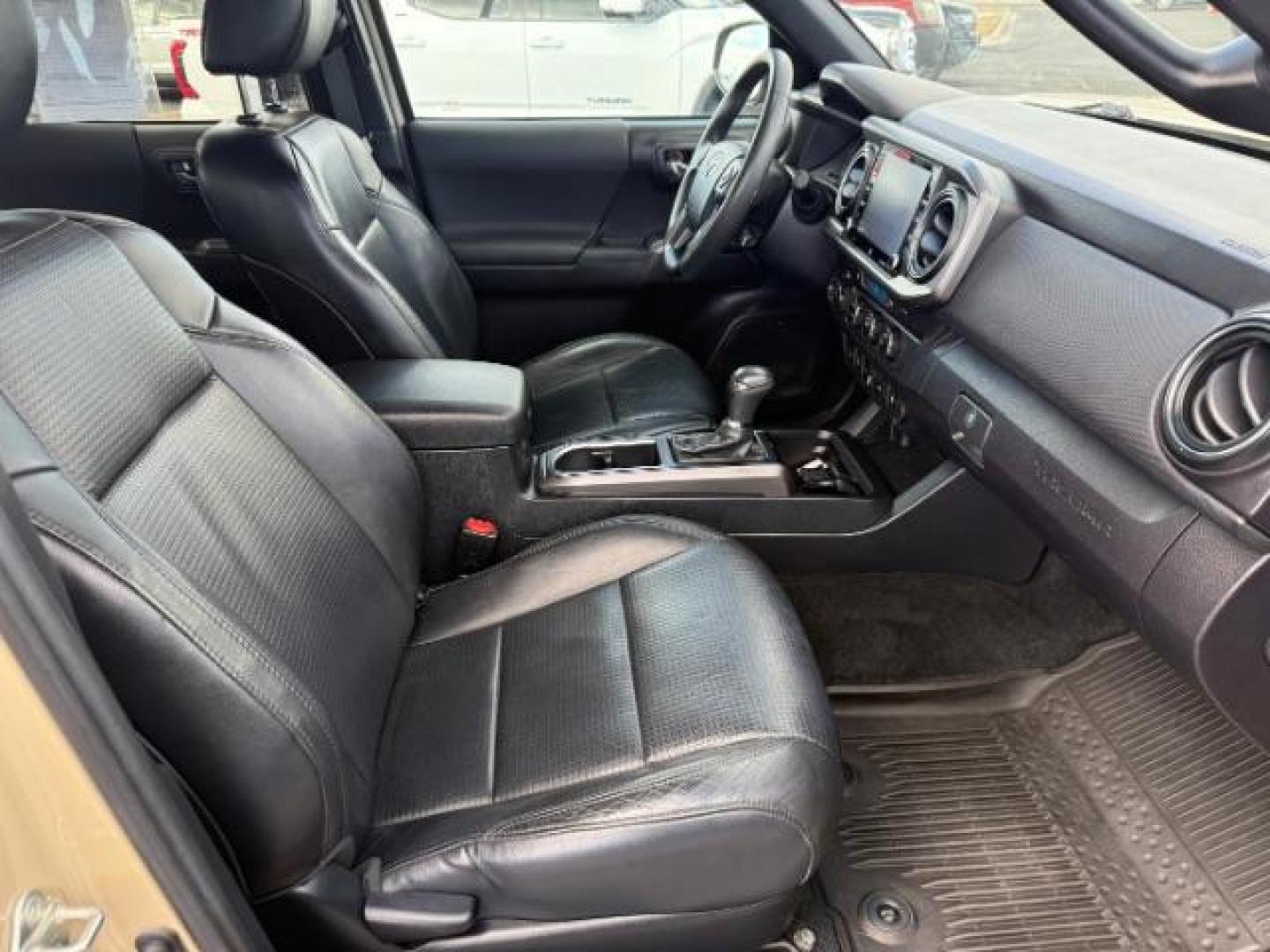 2020 SAND /CLOTH TOYOTA TACOMA TRD OFF ROAD (5TFCZ5AN8LX) with an 3.5 engine, AUTOMATIC transmission, located at 1235 N Woodruff Ave., Idaho Falls, 83401, (208) 523-1053, 43.507172, -112.000488 - Photo#17