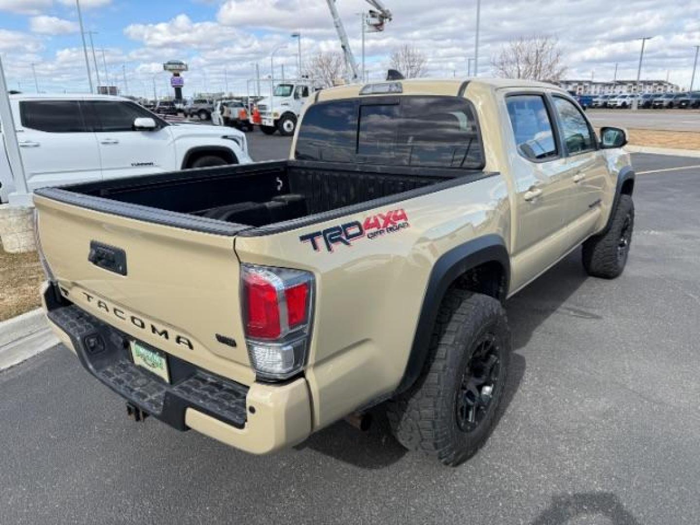 2020 SAND /CLOTH TOYOTA TACOMA TRD OFF ROAD (5TFCZ5AN8LX) with an 3.5 engine, AUTOMATIC transmission, located at 1235 N Woodruff Ave., Idaho Falls, 83401, (208) 523-1053, 43.507172, -112.000488 - Photo#4