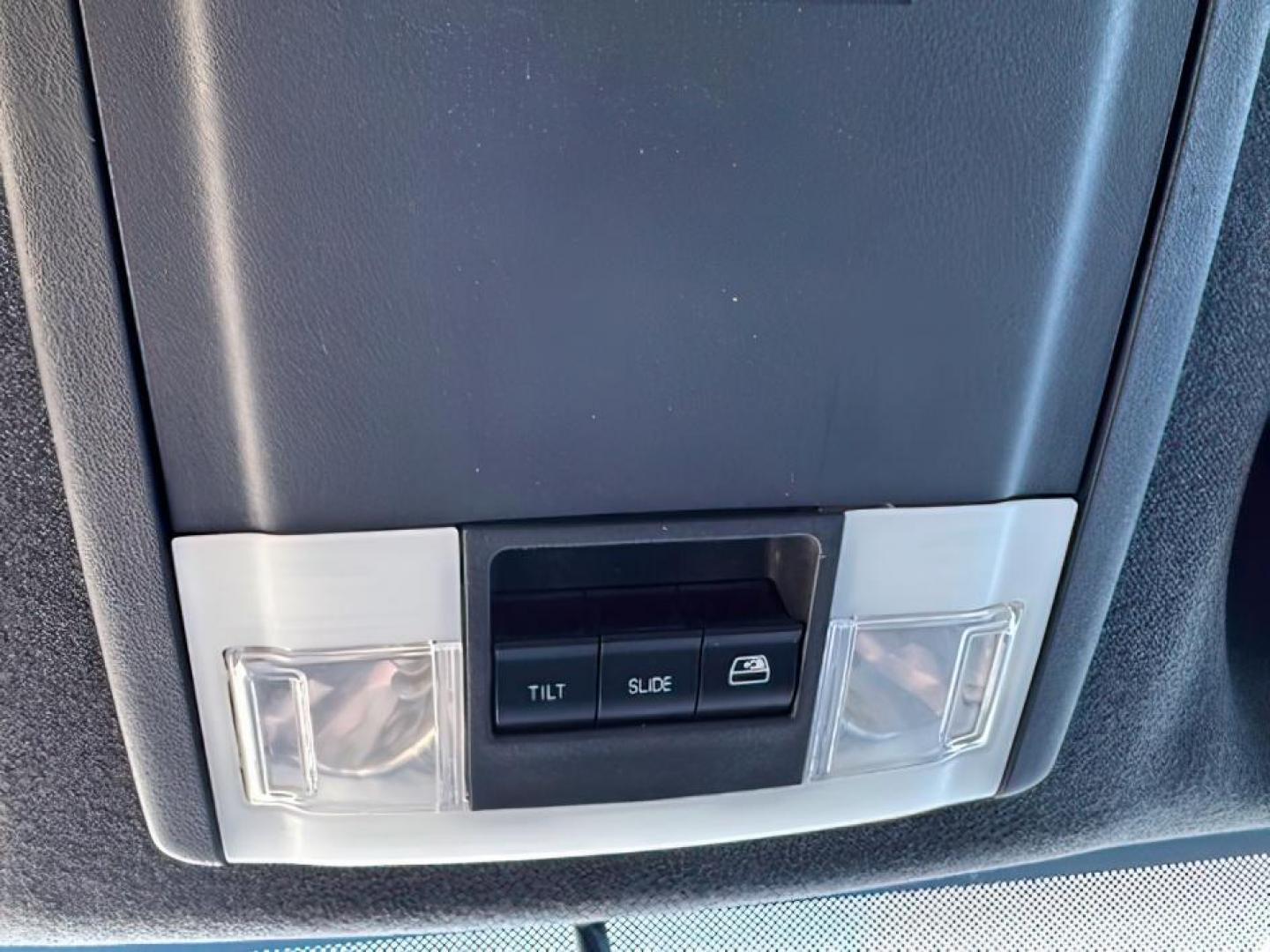 2015 Ingot Silver Metallic /BLACK Ford F350 (1FT8W3B65FE) with an 62 engine, Automatic transmission, located at 1175 N Woodruff Ave, Idaho Falls, ID, 83401, 43.506901, -111.999657 - At Timberline Auto, finding a great deal on your next vehicle is always easy! Our experienced sales staff's goal is to help find you the right vehicle at the right price! Our knowledgeable finance department has options for almost any credit score. We offer extended service contract options to prote - Photo#21