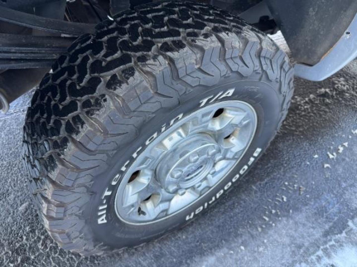 2015 Ingot Silver Metallic /BLACK FORD F350 LARIAT (1FT8W3B65FE) with an 6.2 engine, AUTOMATIC transmission, located at 1235 N Woodruff Ave., Idaho Falls, 83401, (208) 523-1053, 43.507172, -112.000488 - At Timberline Auto, finding a great deal on your next vehicle is always easy! Our experienced sales staff's goal is to help find you the right vehicle at the right price! Our knowledgeable finance department has options for almost any credit score. We offer extended service contract options to prote - Photo#7