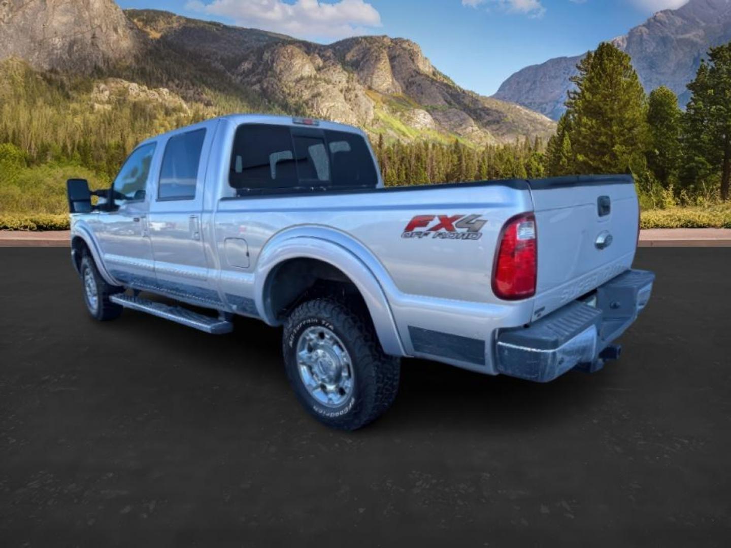 2015 Ingot Silver Metallic /BLACK FORD F350 LARIAT (1FT8W3B65FE) with an 6.2 engine, AUTOMATIC transmission, located at 1235 N Woodruff Ave., Idaho Falls, 83401, (208) 523-1053, 43.507172, -112.000488 - At Timberline Auto, finding a great deal on your next vehicle is always easy! Our experienced sales staff's goal is to help find you the right vehicle at the right price! Our knowledgeable finance department has options for almost any credit score. We offer extended service contract options to prote - Photo#3