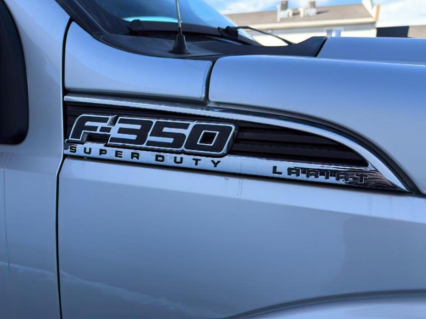 2015 Ingot Silver Metallic /BLACK FORD F350 LARIAT (1FT8W3B65FE) with an 6.2 engine, AUTOMATIC transmission, located at 1235 N Woodruff Ave., Idaho Falls, 83401, (208) 523-1053, 43.507172, -112.000488 - At Timberline Auto, finding a great deal on your next vehicle is always easy! Our experienced sales staff's goal is to help find you the right vehicle at the right price! Our knowledgeable finance department has options for almost any credit score. We offer extended service contract options to prote - Photo#6