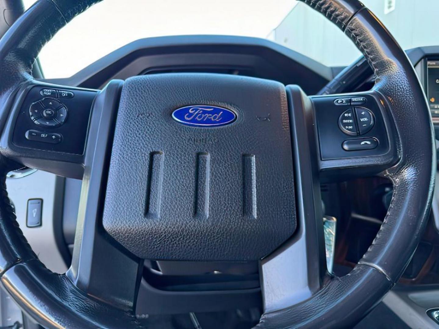 2015 Ingot Silver Metallic /BLACK FORD F350 LARIAT (1FT8W3B65FE) with an 6.2 engine, AUTOMATIC transmission, located at 1235 N Woodruff Ave., Idaho Falls, 83401, (208) 523-1053, 43.507172, -112.000488 - At Timberline Auto, finding a great deal on your next vehicle is always easy! Our experienced sales staff's goal is to help find you the right vehicle at the right price! Our knowledgeable finance department has options for almost any credit score. We offer extended service contract options to prote - Photo#17
