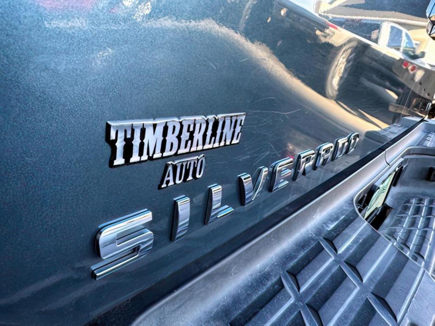 2013 Blue Granite Metallic /BLACK CHEVY 2500 LT (1GC1KXCGXDF) with an 6.0 engine, AUTOMATIC transmission, located at 1235 N Woodruff Ave., Idaho Falls, 83401, (208) 523-1053, 43.507172, -112.000488 - At Timberline Auto, finding a great deal on your next vehicle is always easy! Our experienced sales staff's goal is to help find you the right vehicle at the right price! Our knowledgeable finance department has options for almost any credit score. We offer extended service contract options to prote - Photo#10