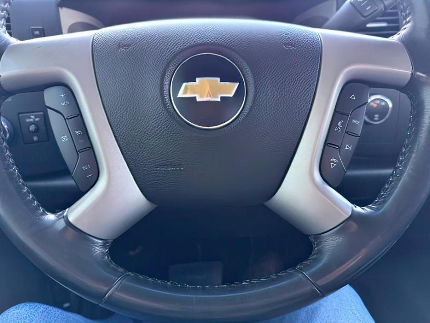 2013 Blue Granite Metallic /BLACK CHEVY 2500 LT (1GC1KXCGXDF) with an 6.0 engine, AUTOMATIC transmission, located at 1235 N Woodruff Ave., Idaho Falls, 83401, (208) 523-1053, 43.507172, -112.000488 - At Timberline Auto, finding a great deal on your next vehicle is always easy! Our experienced sales staff's goal is to help find you the right vehicle at the right price! Our knowledgeable finance department has options for almost any credit score. We offer extended service contract options to prote - Photo#17