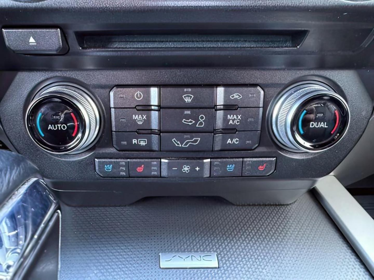 2017 Shadow Black /BLACK FORD F150 LARIAT (1FTEW1EG5HK) with an 5L V-8 DOHC engine, AUTOMATIC transmission, located at 1235 N Woodruff Ave., Idaho Falls, 83401, (208) 523-1053, 43.507172, -112.000488 - At Timberline Auto, finding a great deal on your next vehicle is always easy! Our experienced sales staff's goal is to help find you the right vehicle at the right price! Our knowledgeable finance department has options for almost any credit score. We offer extended service contract options to prote - Photo#12