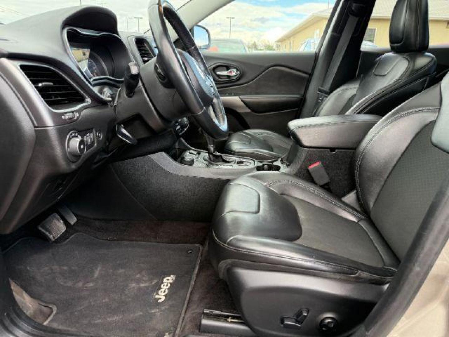 2019 SILVER /BLACK JEEP CHEROKEE LATITUDE (1C4PJMLXXKD) with an 3.2 engine, AUTOMATIC transmission, located at 1235 N Woodruff Ave., Idaho Falls, 83401, (208) 523-1053, 43.507172, -112.000488 - At Timberline Auto, finding a great deal on your next vehicle is always easy! Our experienced sales staff's goal is to help find you the right vehicle at the right price! Our knowledgeable finance department has options for almost any credit score. We offer extended service contract options to prote - Photo#12