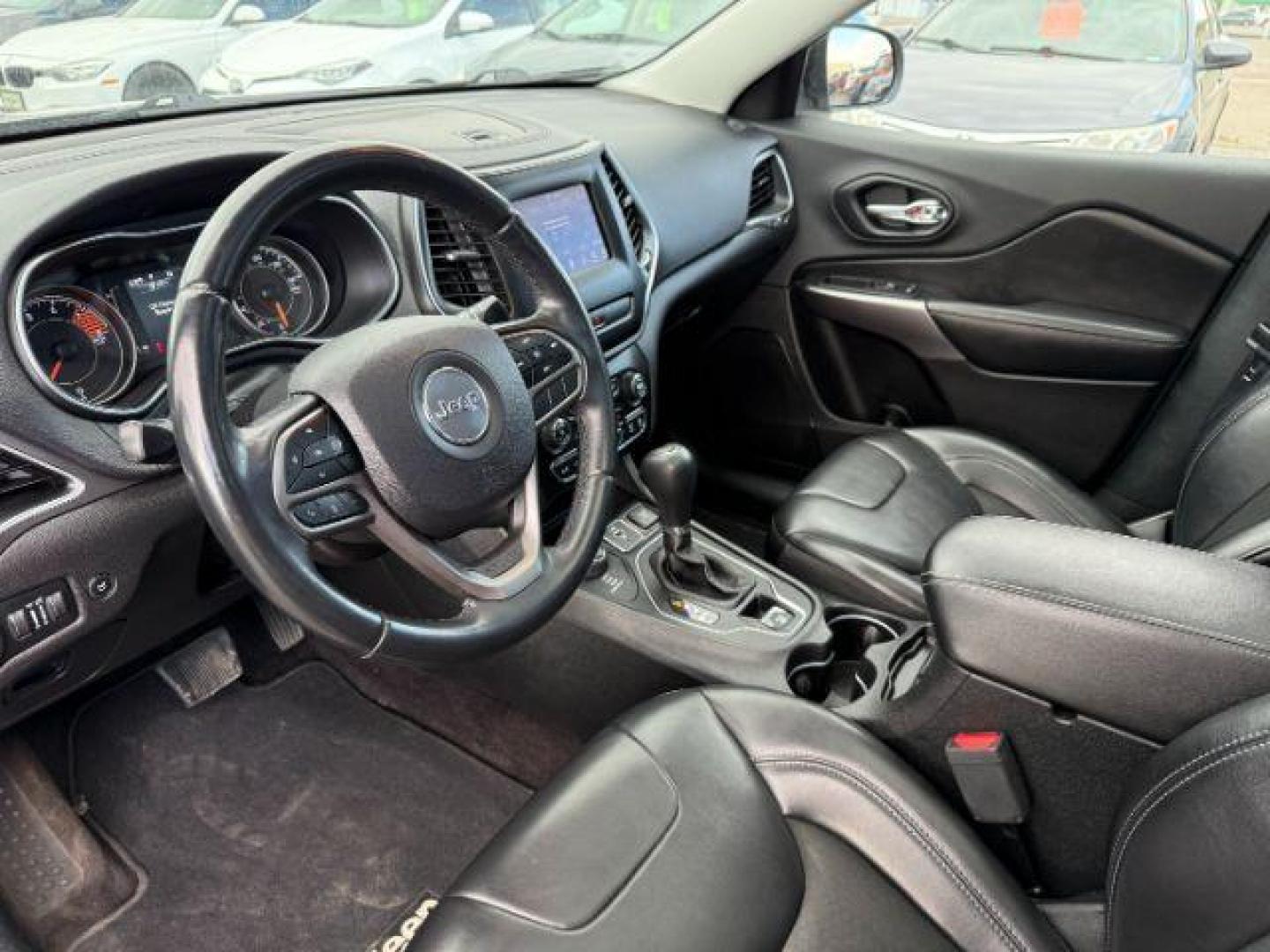 2019 SILVER /BLACK JEEP CHEROKEE LATITUDE (1C4PJMLXXKD) with an 3.2 engine, AUTOMATIC transmission, located at 1235 N Woodruff Ave., Idaho Falls, 83401, (208) 523-1053, 43.507172, -112.000488 - At Timberline Auto, finding a great deal on your next vehicle is always easy! Our experienced sales staff's goal is to help find you the right vehicle at the right price! Our knowledgeable finance department has options for almost any credit score. We offer extended service contract options to prote - Photo#13