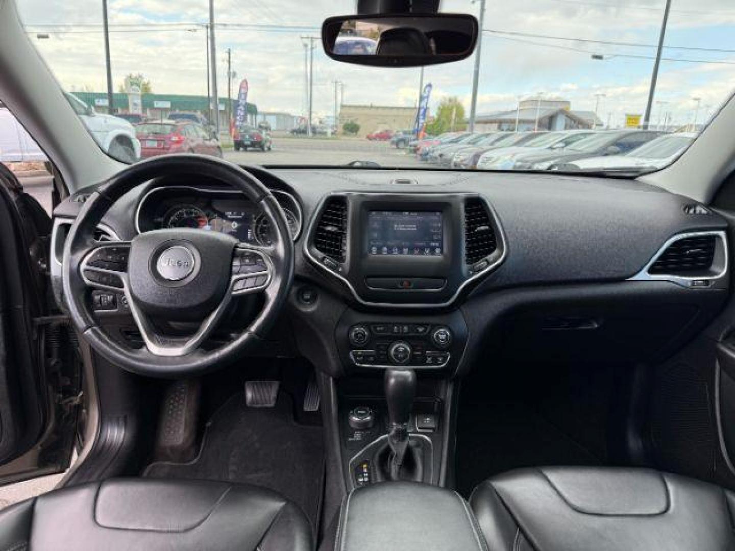 2019 SILVER /BLACK JEEP CHEROKEE LATITUDE (1C4PJMLXXKD) with an 3.2 engine, AUTOMATIC transmission, located at 1235 N Woodruff Ave., Idaho Falls, 83401, (208) 523-1053, 43.507172, -112.000488 - At Timberline Auto, finding a great deal on your next vehicle is always easy! Our experienced sales staff's goal is to help find you the right vehicle at the right price! Our knowledgeable finance department has options for almost any credit score. We offer extended service contract options to prote - Photo#21